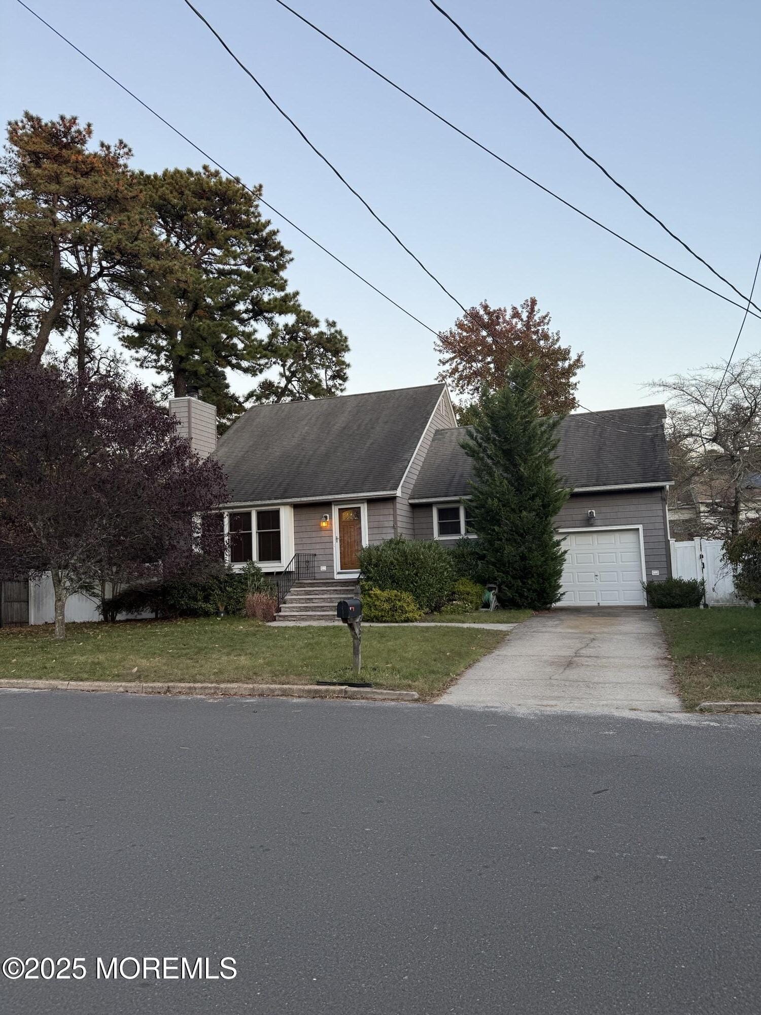 669 Spiral Drive Image 3