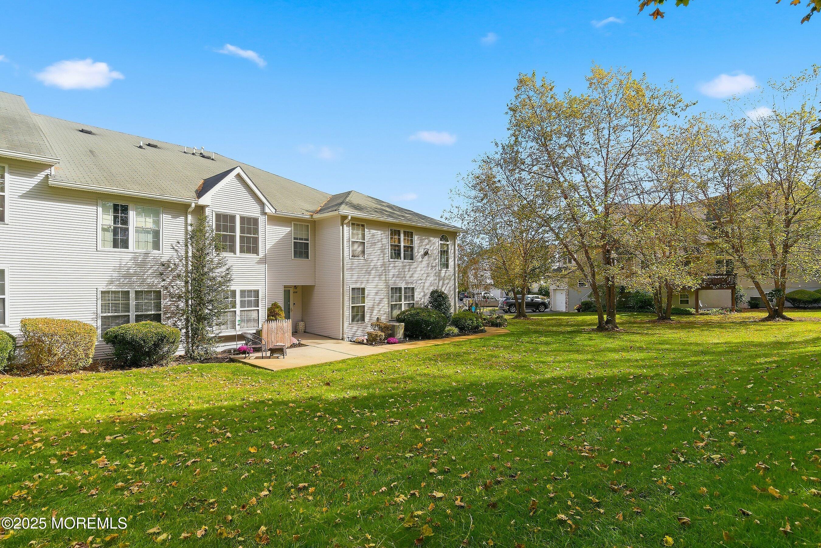 215 Tennis Court Image 2