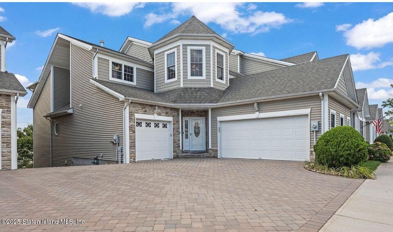 78 Topside Lane, Staten Island, NY, 10309