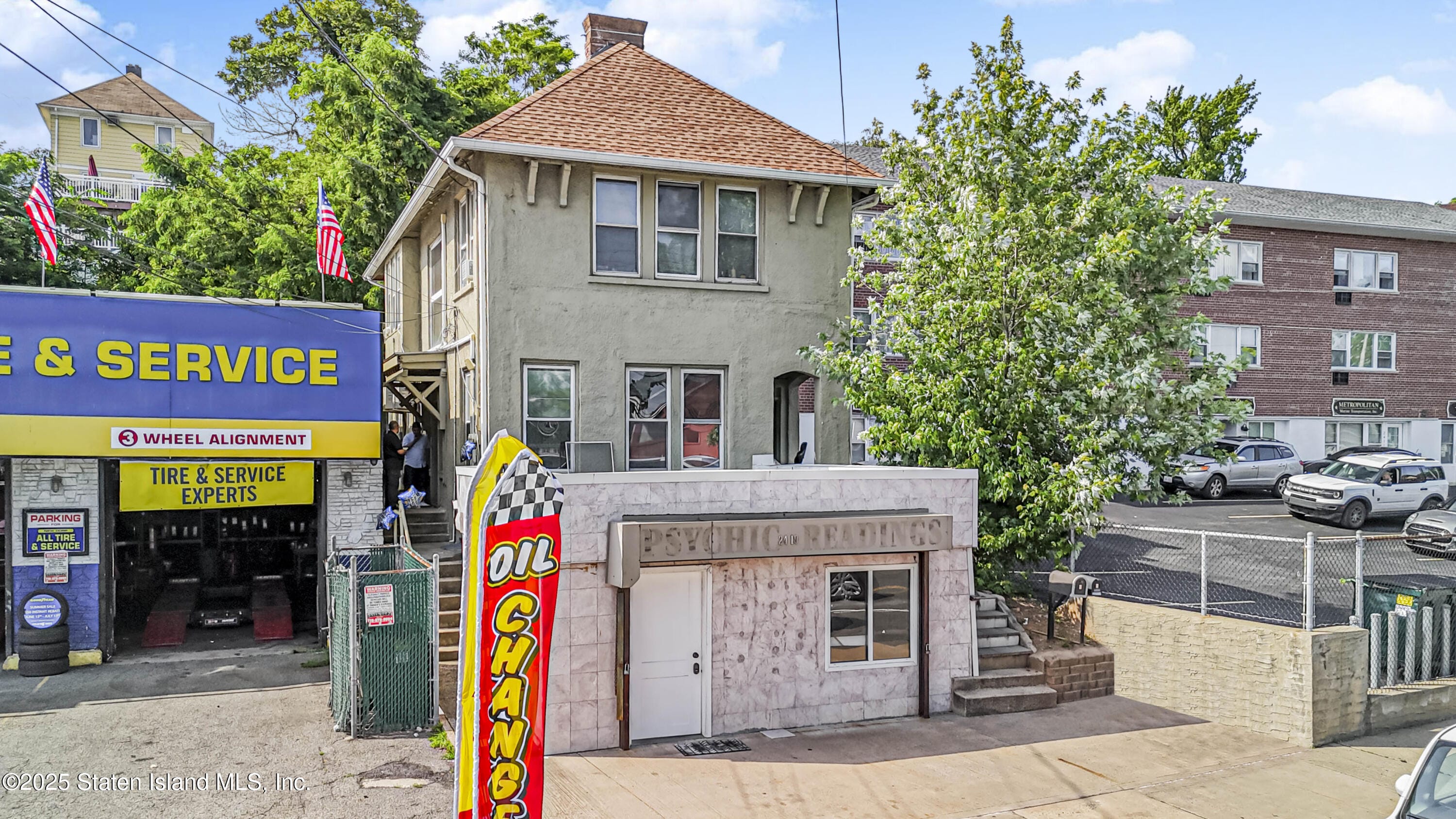 2419 Richmond Road Image 3