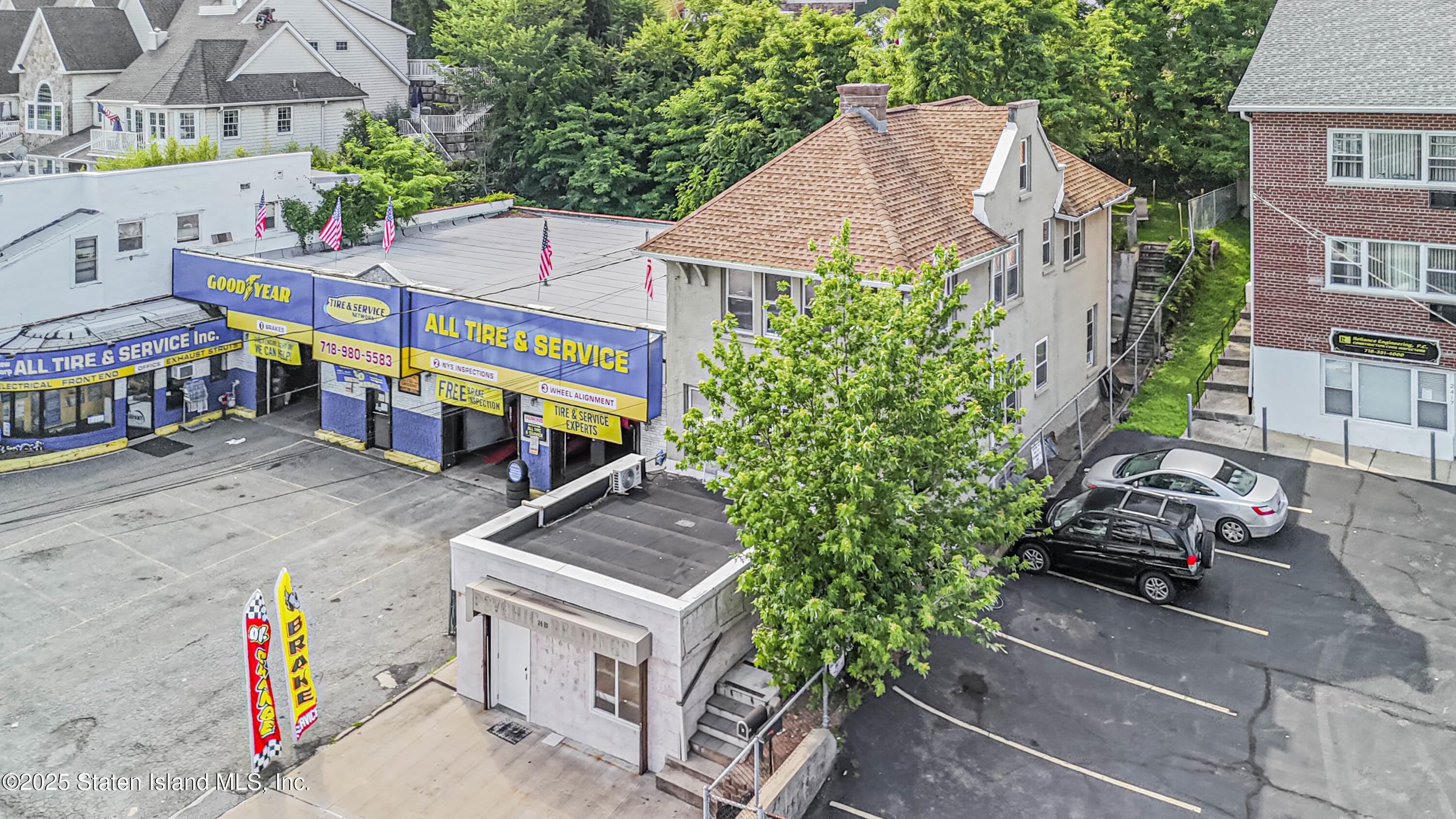 2419 Richmond Road Image 4