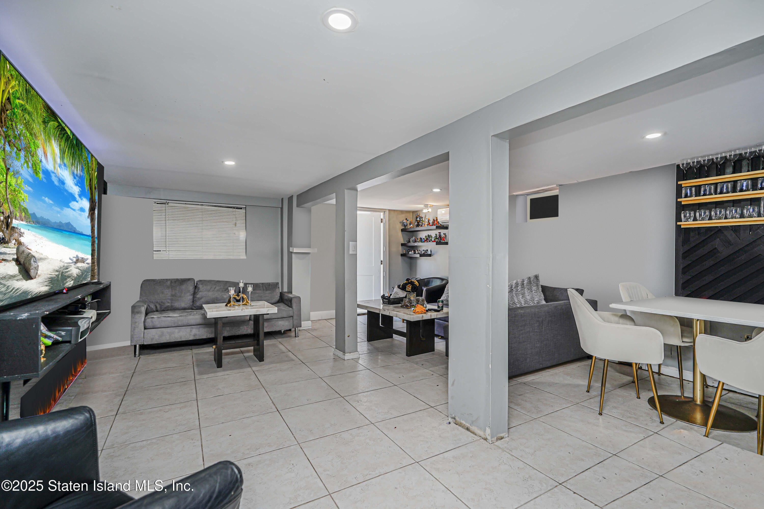 2419 Richmond Road Image 5