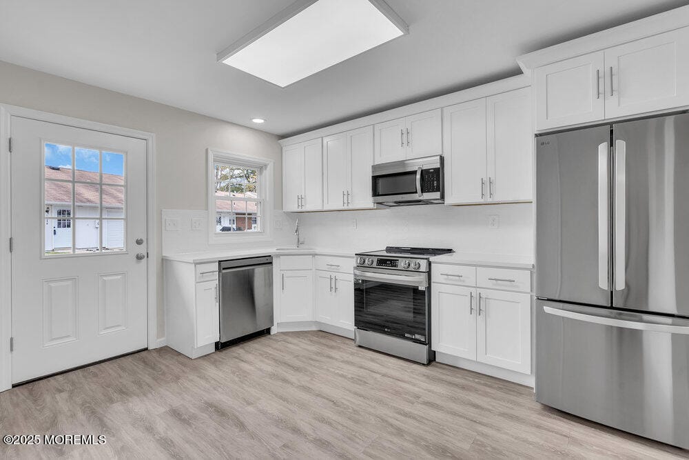 1135 Argyll Circle D Image 5