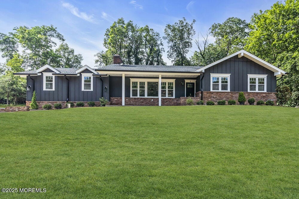 8 Holling Road, Colts Neck, NJ, 07722