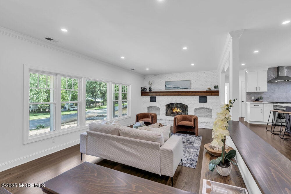 8 Holling Road Image 3