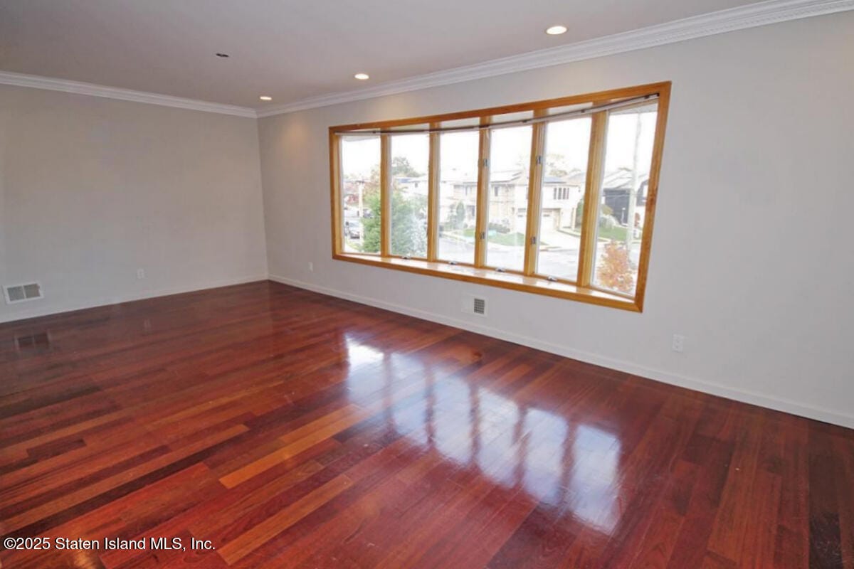 90 Levit Avenue Image 4