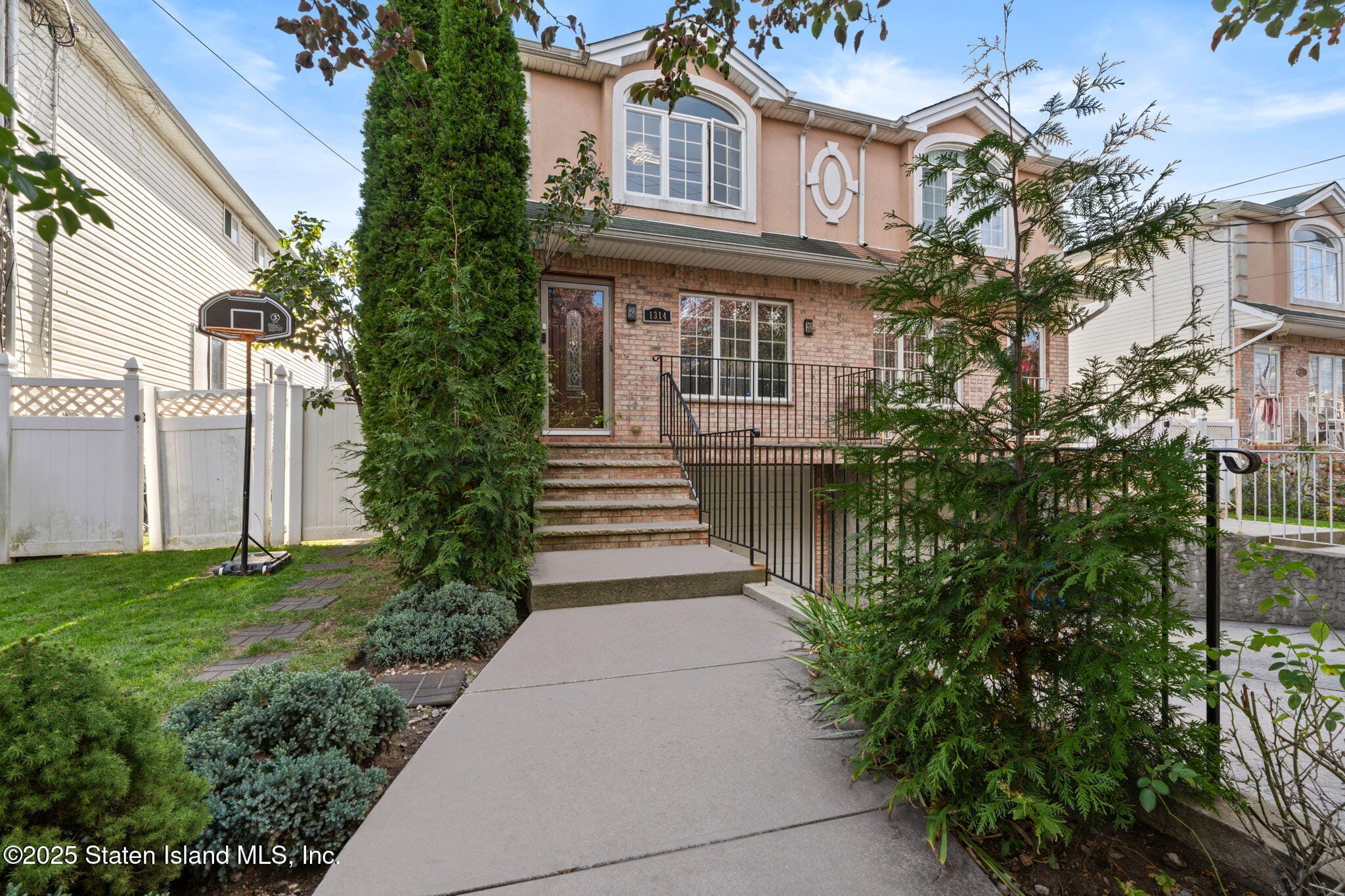 1314 E 69th Street Image 2