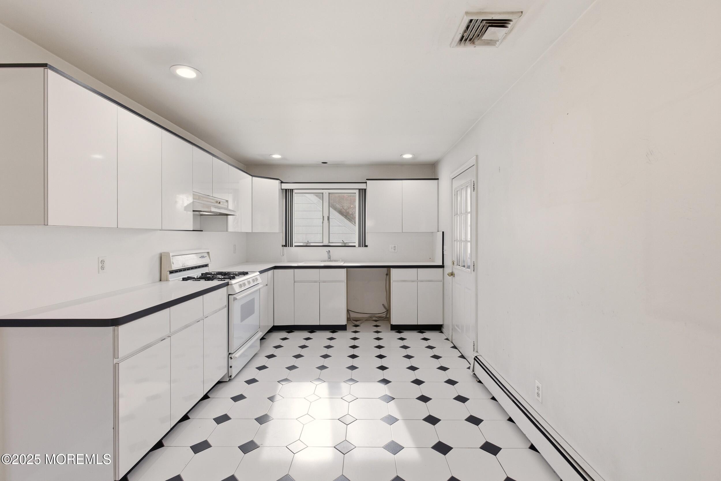 33 Main Street, Garfield, NJ, 07026 image 30