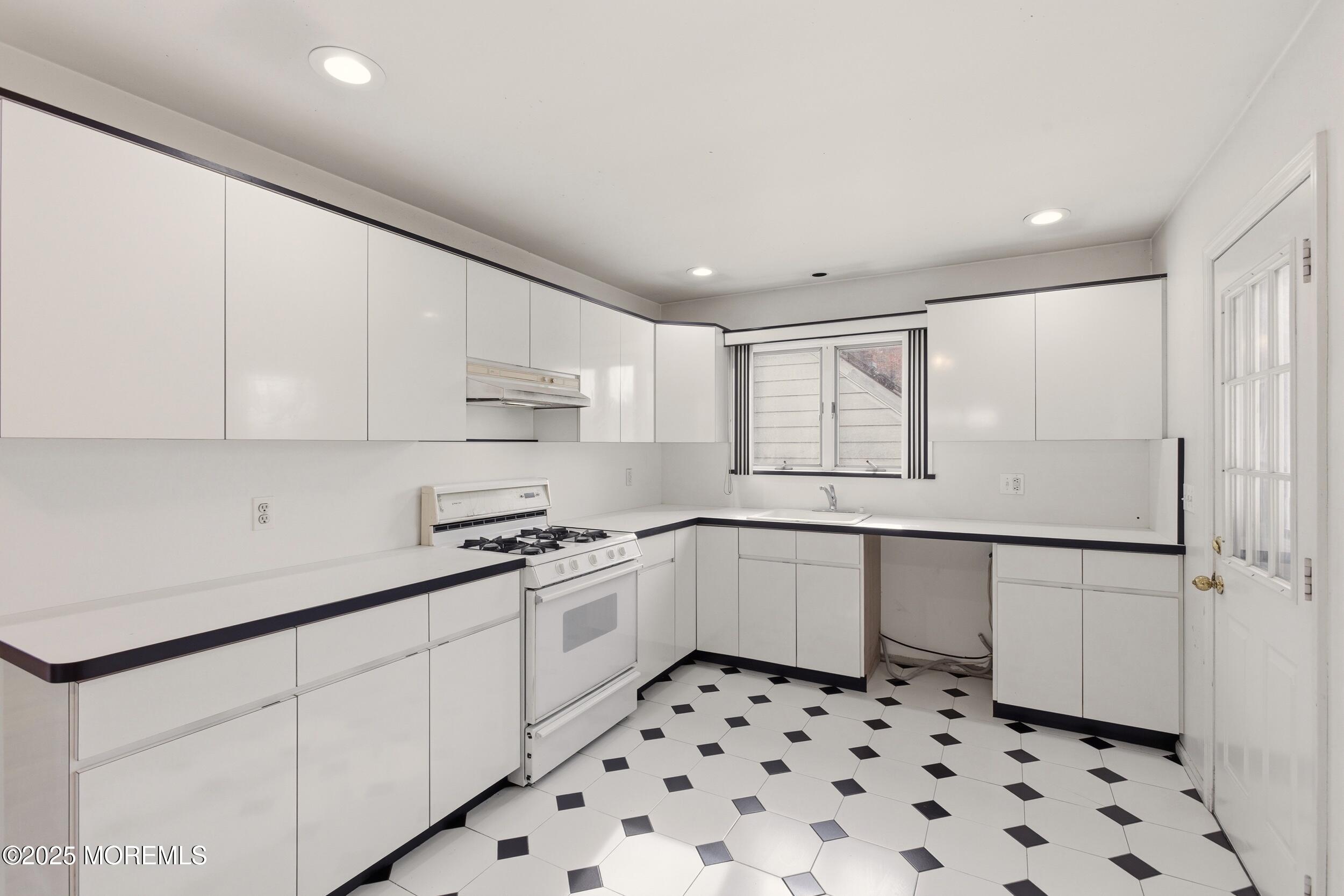 33 Main Street Image 2