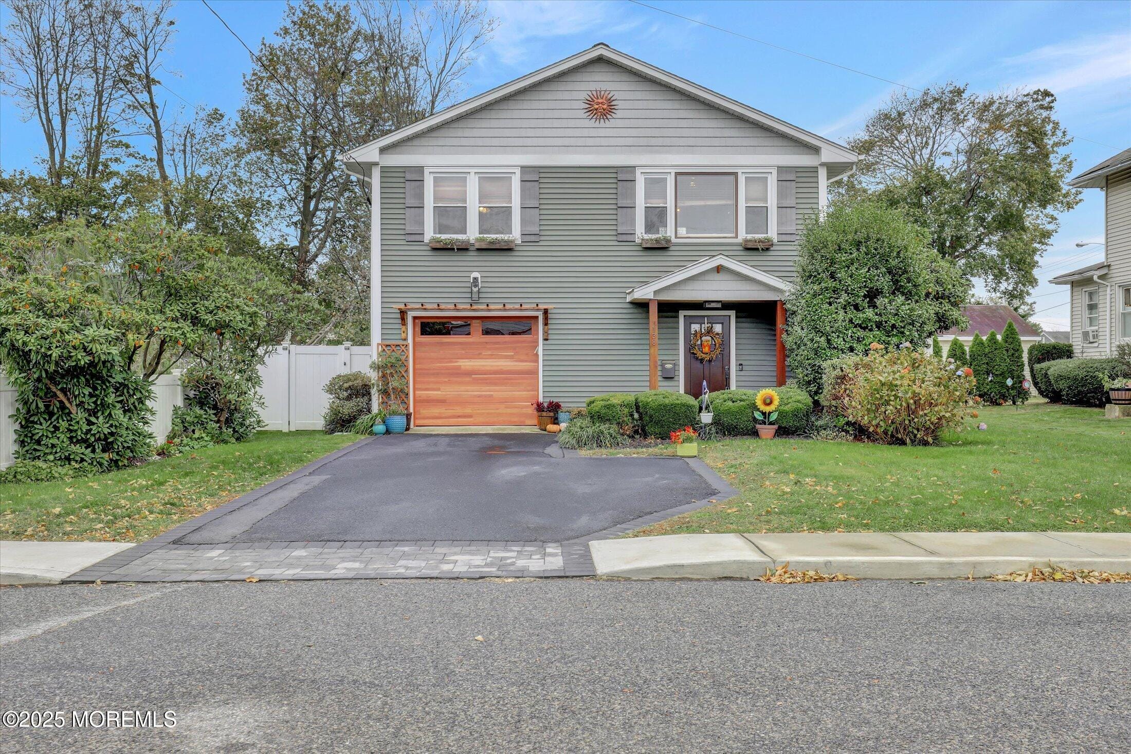 138 Rosewood Avenue Image 4