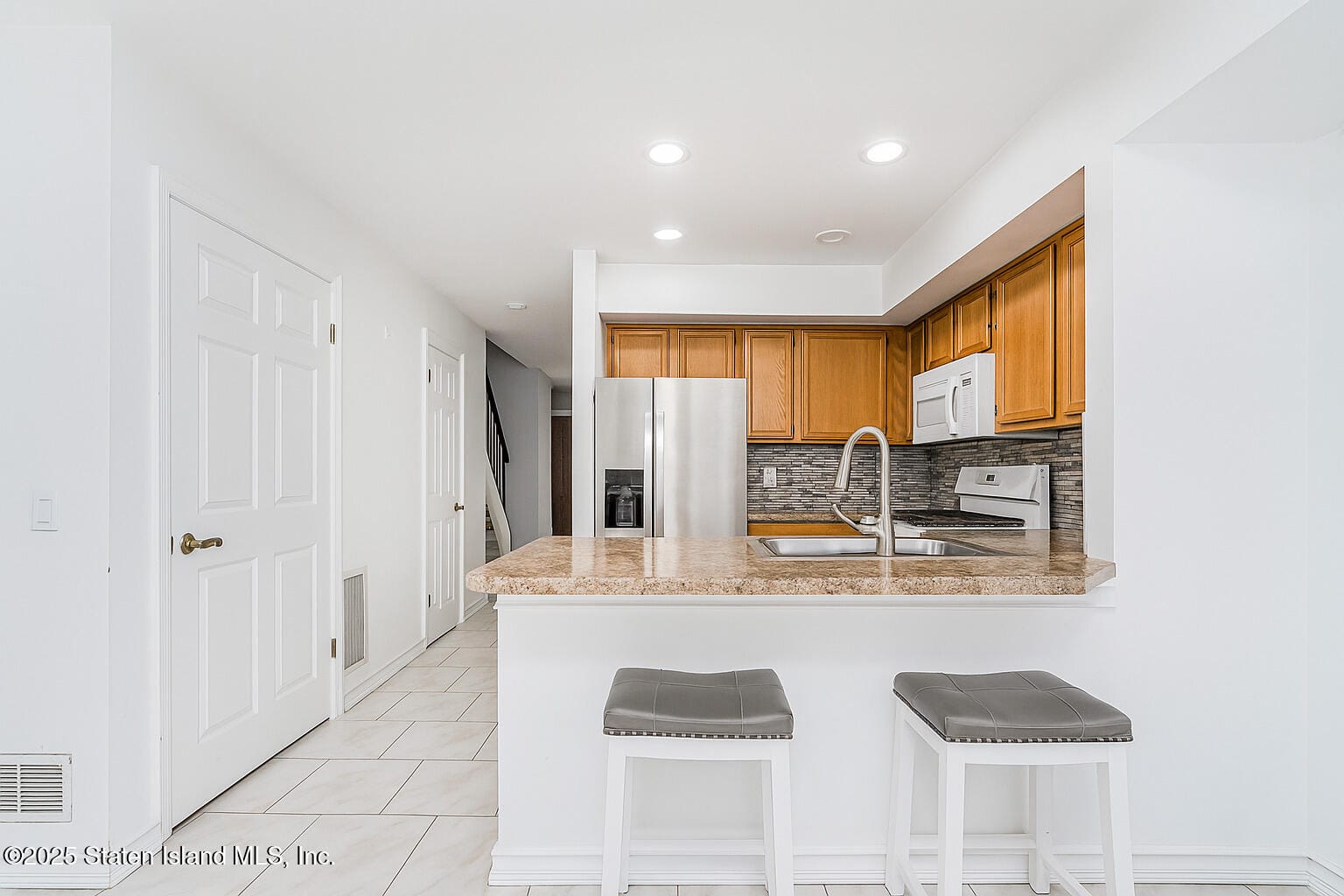 48 Adrianne Lane Image 5