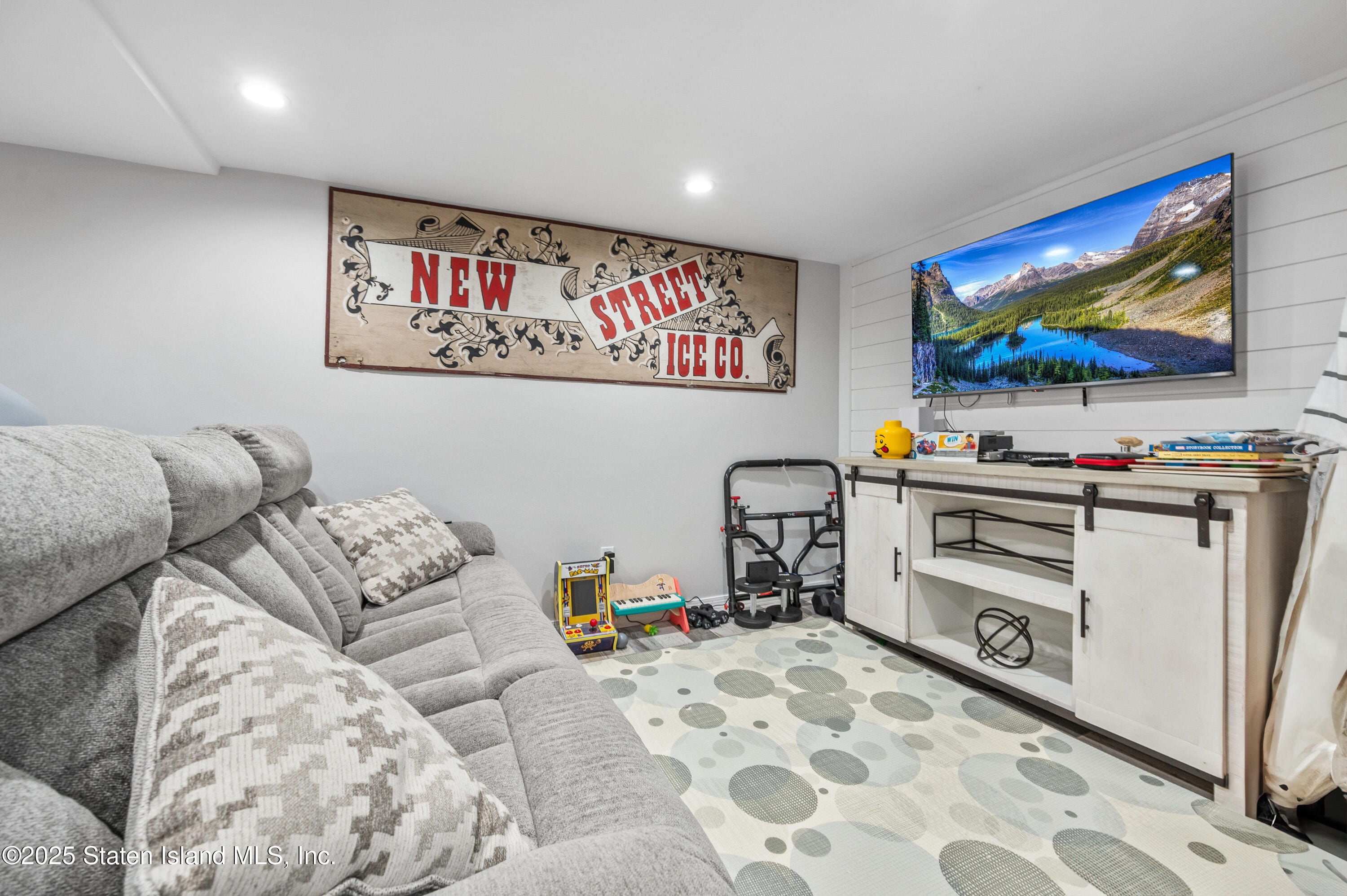 453 N Railroad Avenue, Staten Island, NY, 10304 image 19