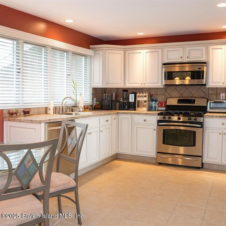 18 Emmerson Avenue Image 3