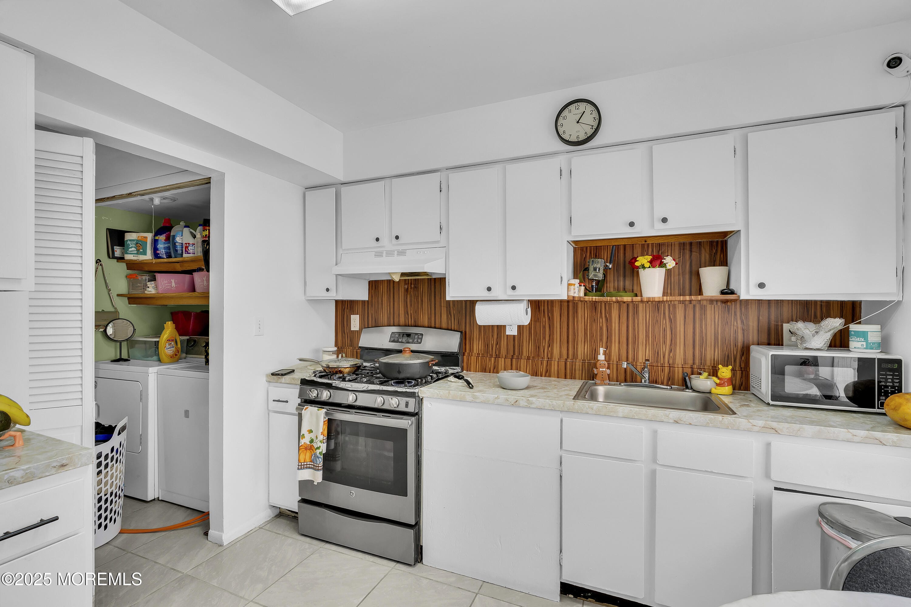 401 Woodlake Manor Drive Image 5