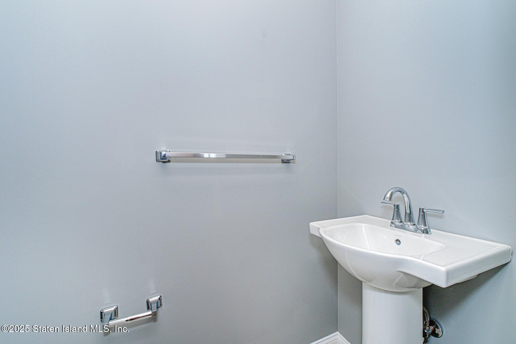 2437 Victory Boulevard, Staten Island, NY, 10314 image 9