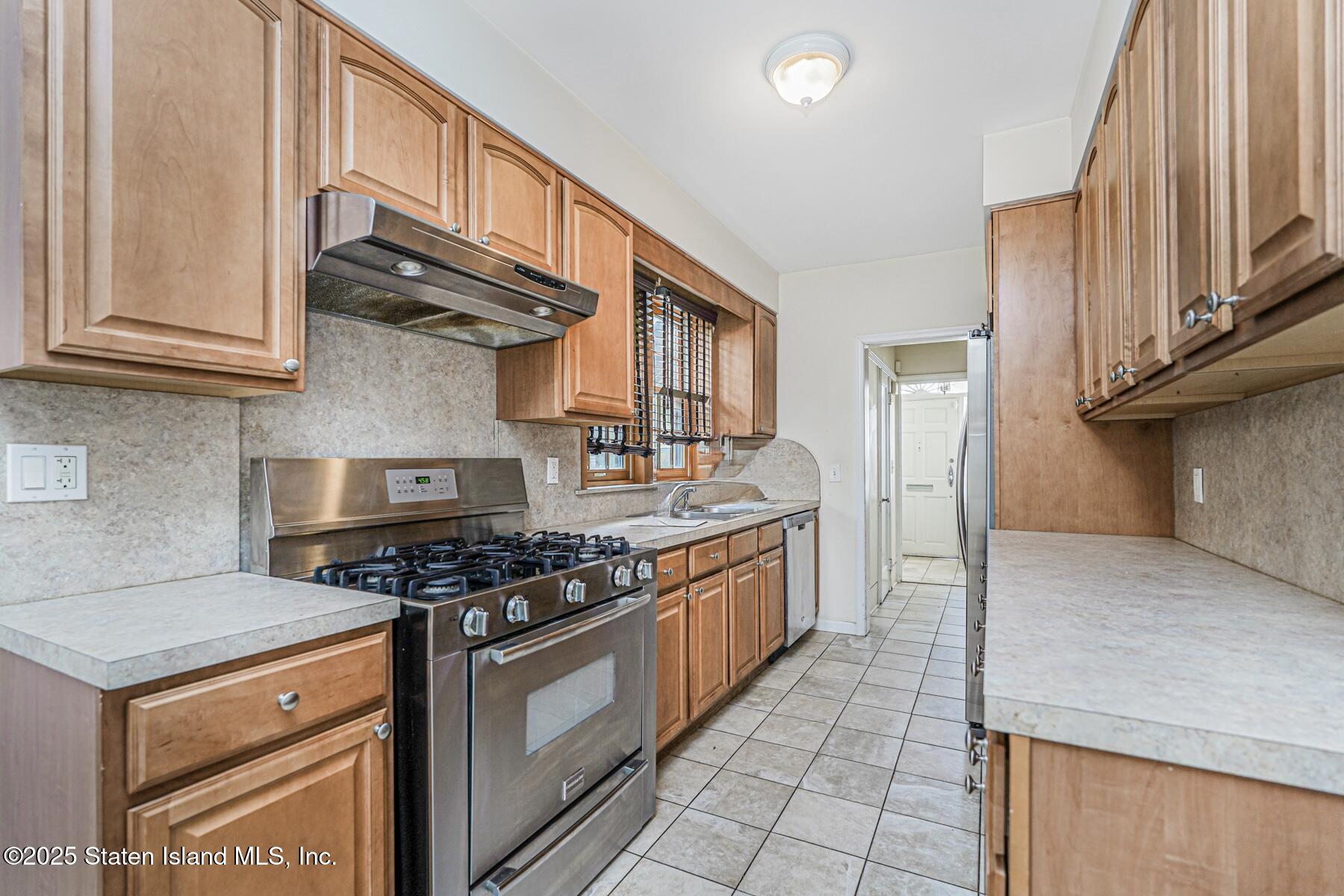 125 Walbrooke Avenue, Staten Island, NY, 10301 image 9