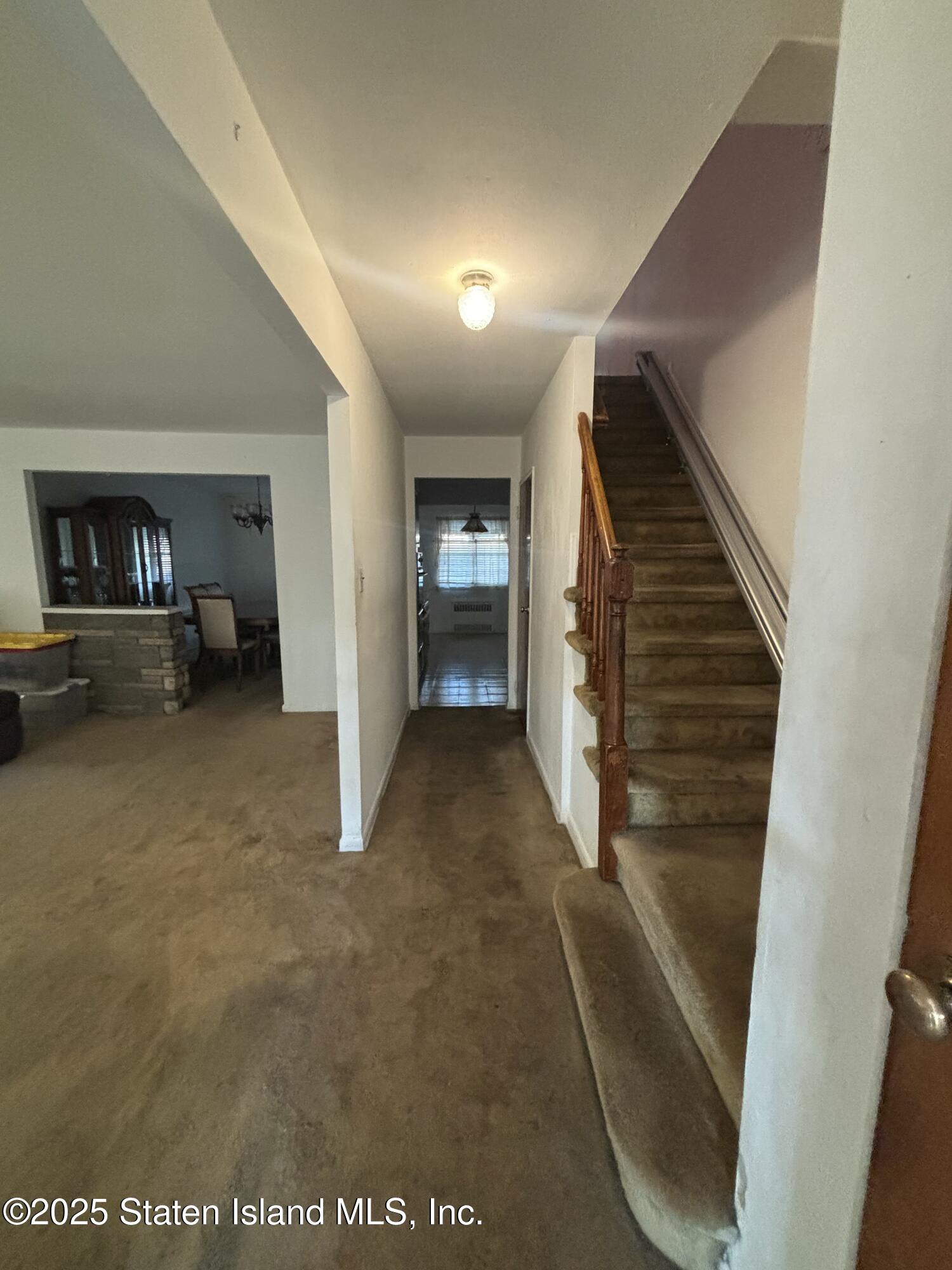 557 E 51st Street Image 4