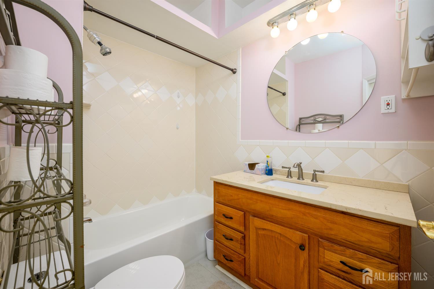 65 ORANGE Street, Edison, NJ, 08817 image 42