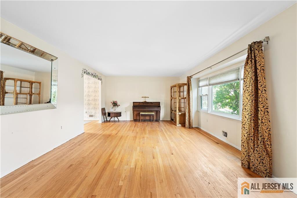 70 Creamer Drive, Sayreville, NJ, 08872 image 21