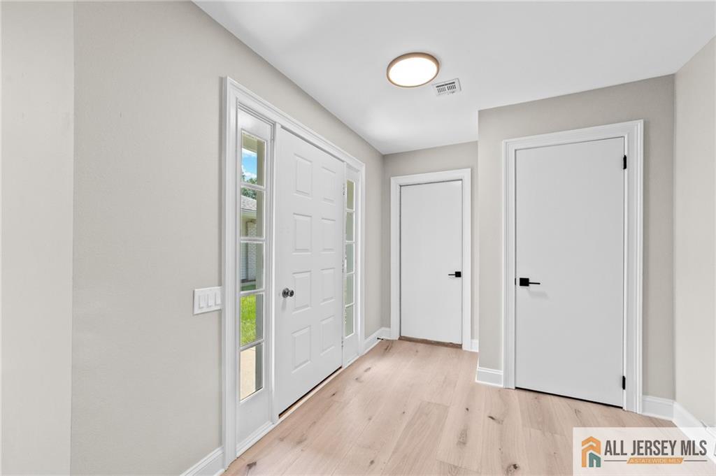 442 Dahlia Plaza 442A Image 3