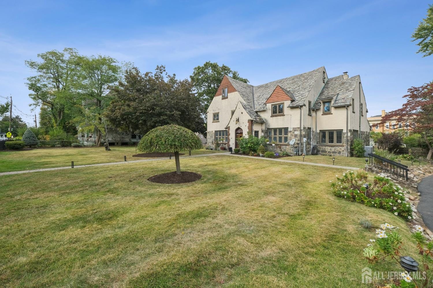 62 Green Street Image 3