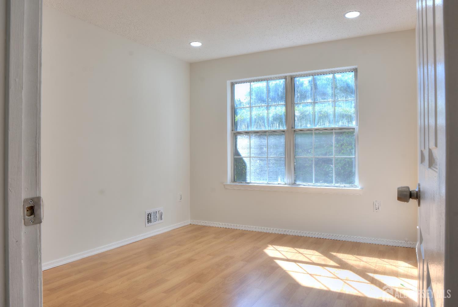 8 Amethyst Way, Franklin Twsp, NJ, 08823 image 27