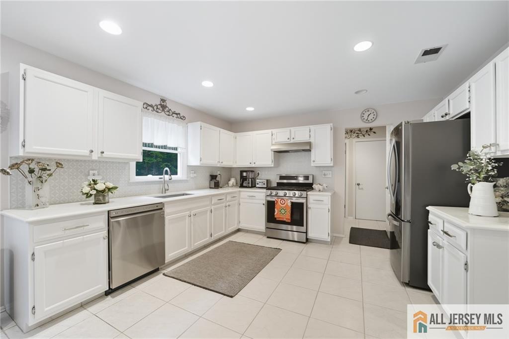 2 Guinevere Road, Monroe, NJ, 08831 image 10