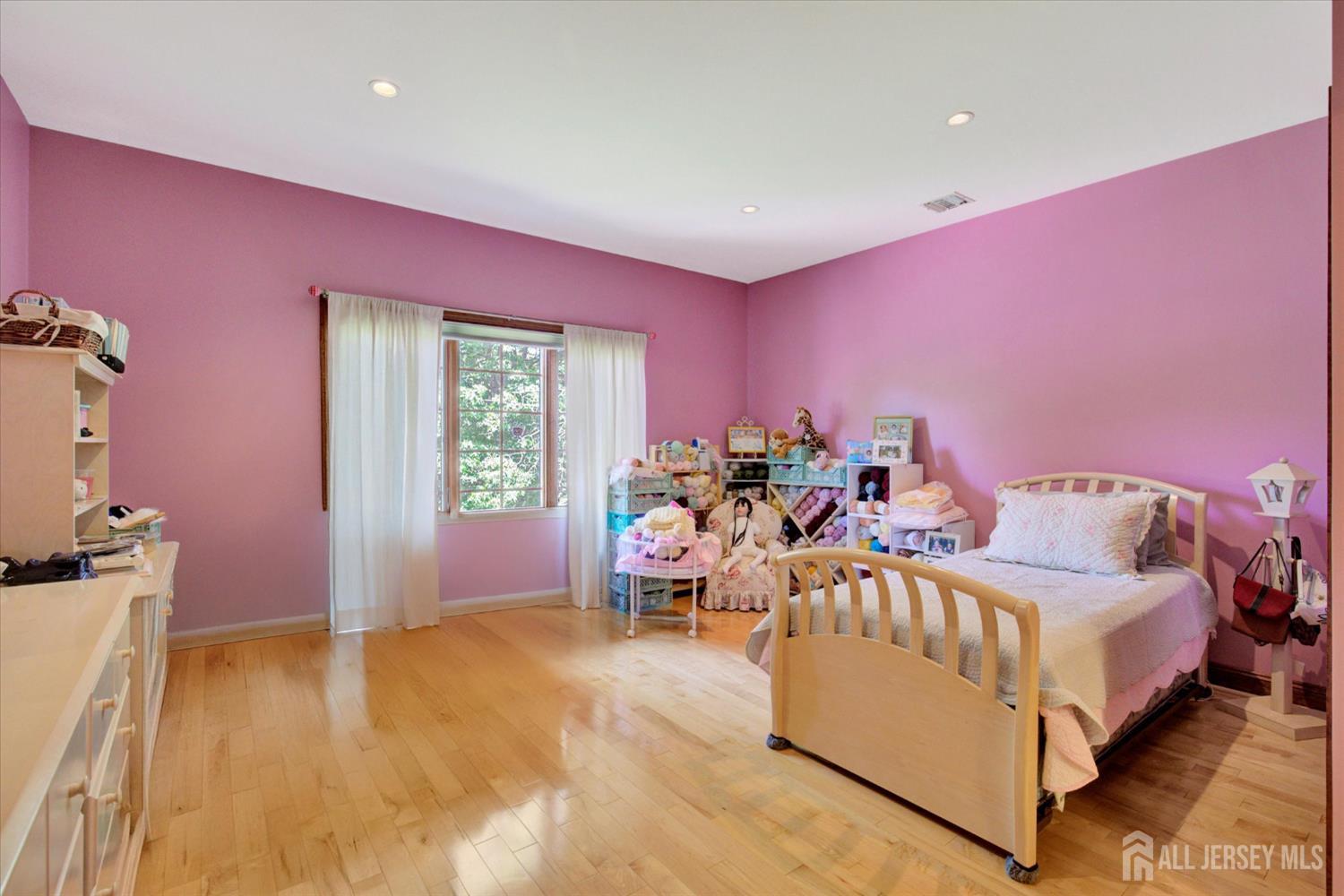 27 Parkwood Lane Image 1