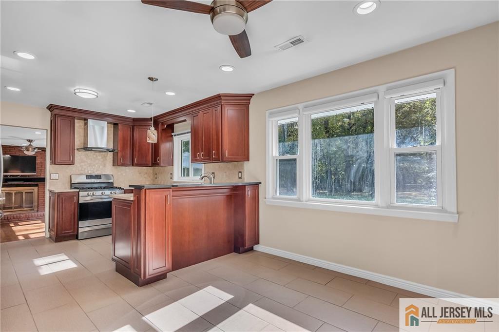 107 Finnegan Lane, South Brunswick, NJ, 08824 image 8