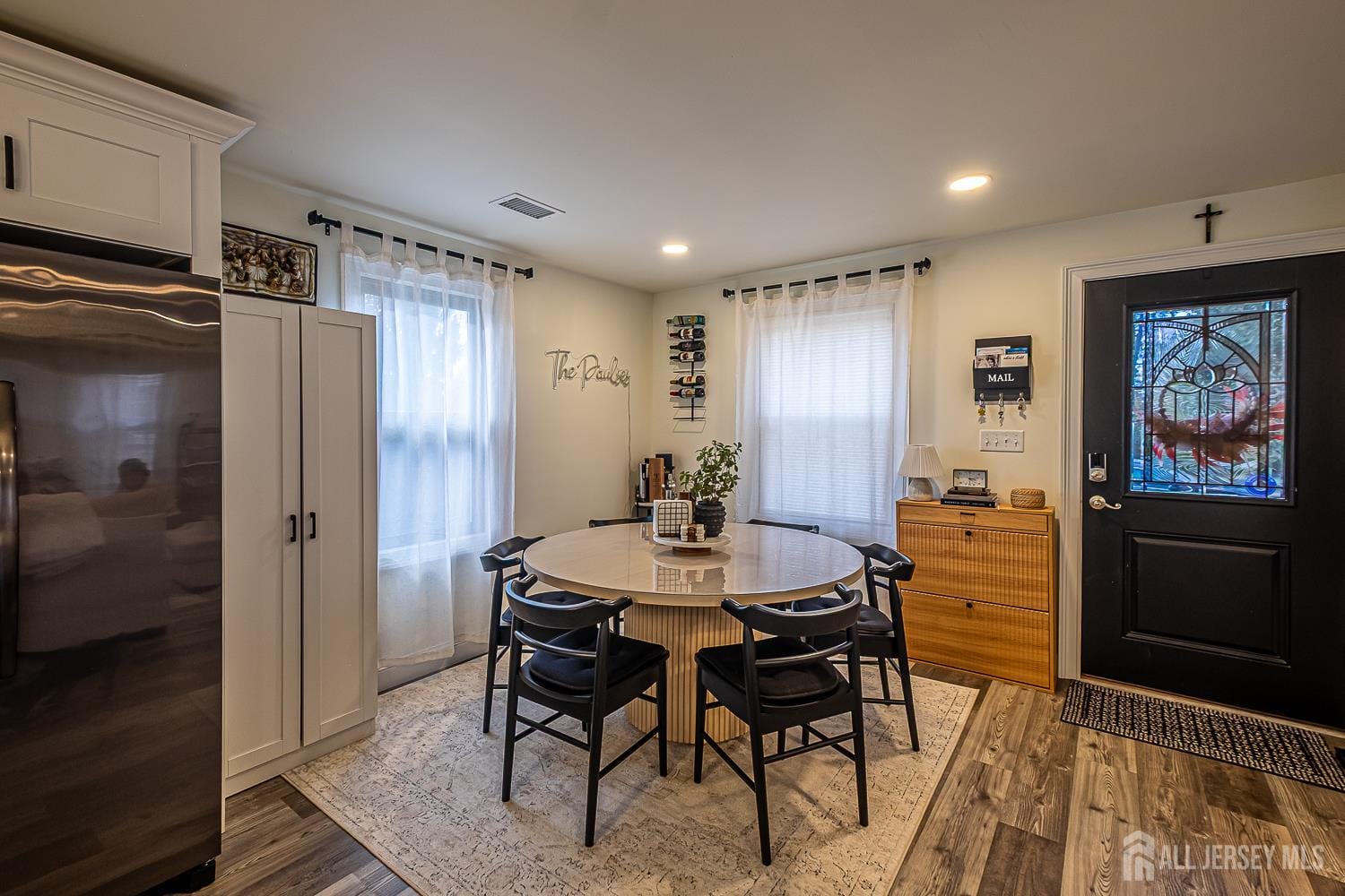 68 W George Street Image 4