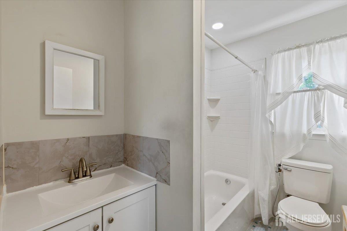 13 Lillian Terrace, Woodbridge Proper, NJ, 07095 image 20