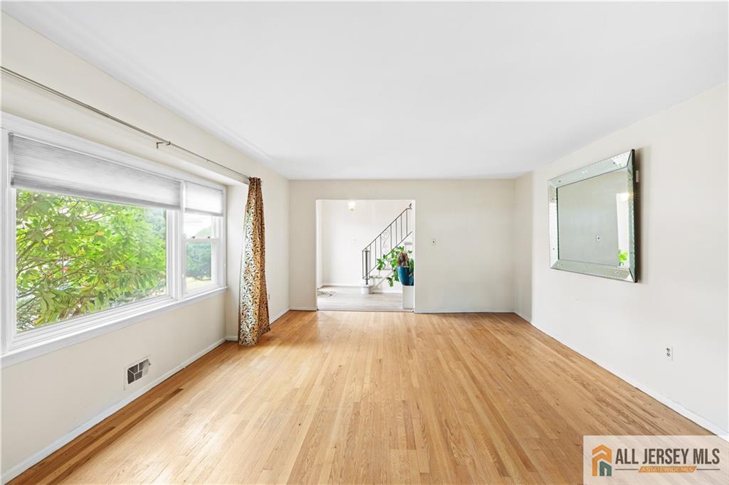 70 Creamer Drive, Sayreville, NJ, 08872 image 22