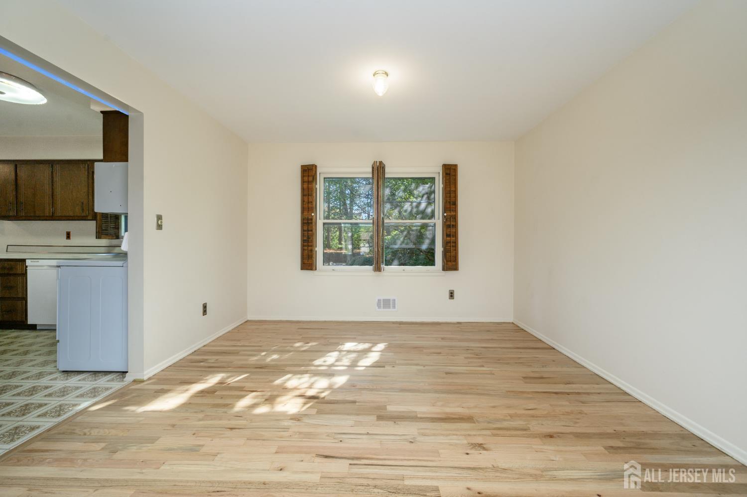 3996 Park Avenue Image 3