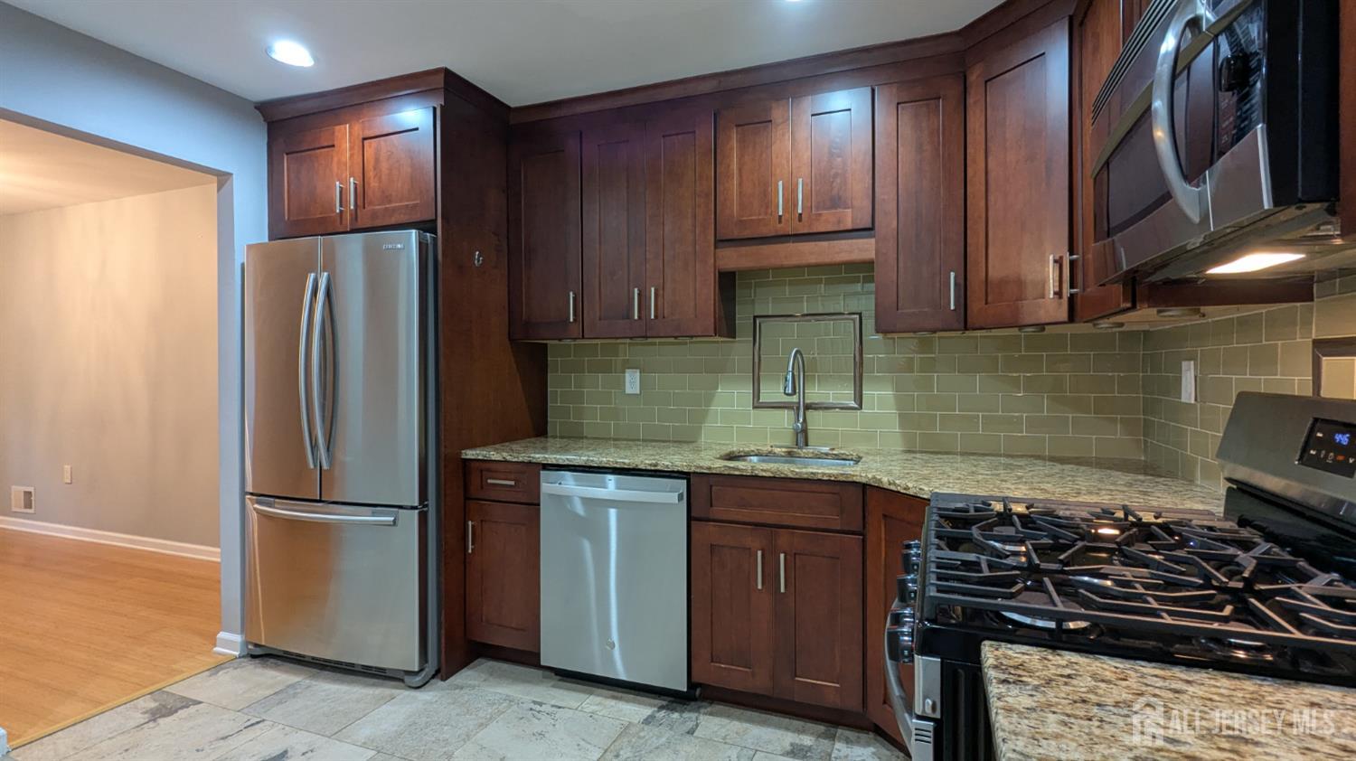 53 Thorne Lane Image 4