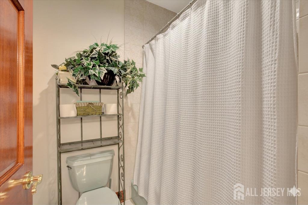 27 Parkwood Lane Image 2