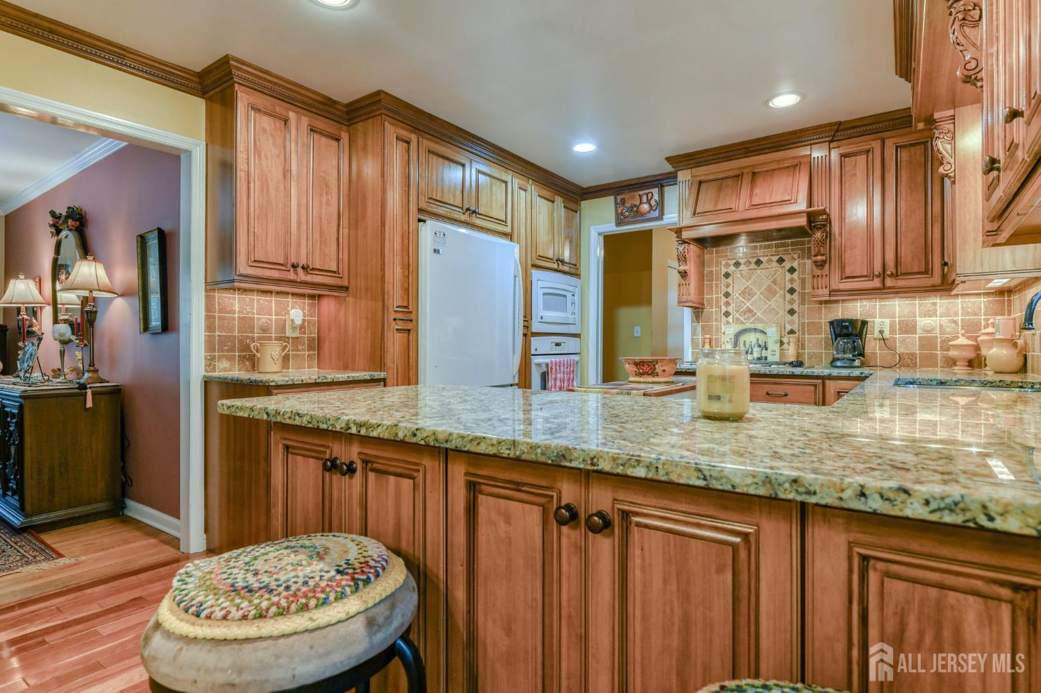 51 S Brook Drive, Milltown, NJ, 08850 image 9