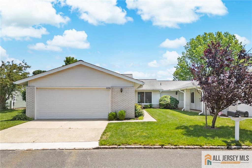 442 Dahlia Plaza 442A Image 1