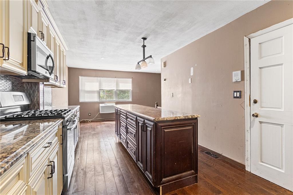 52 Francine Court A, Staten  Island, New York, 10306 image 15