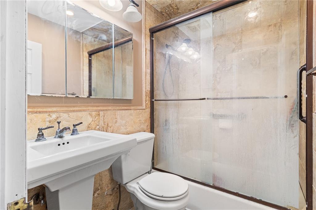 52 Francine Court A, Staten  Island, New York, 10306 image 16