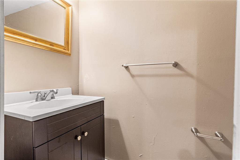 52 Francine Court A, Staten  Island, New York, 10306 image 9