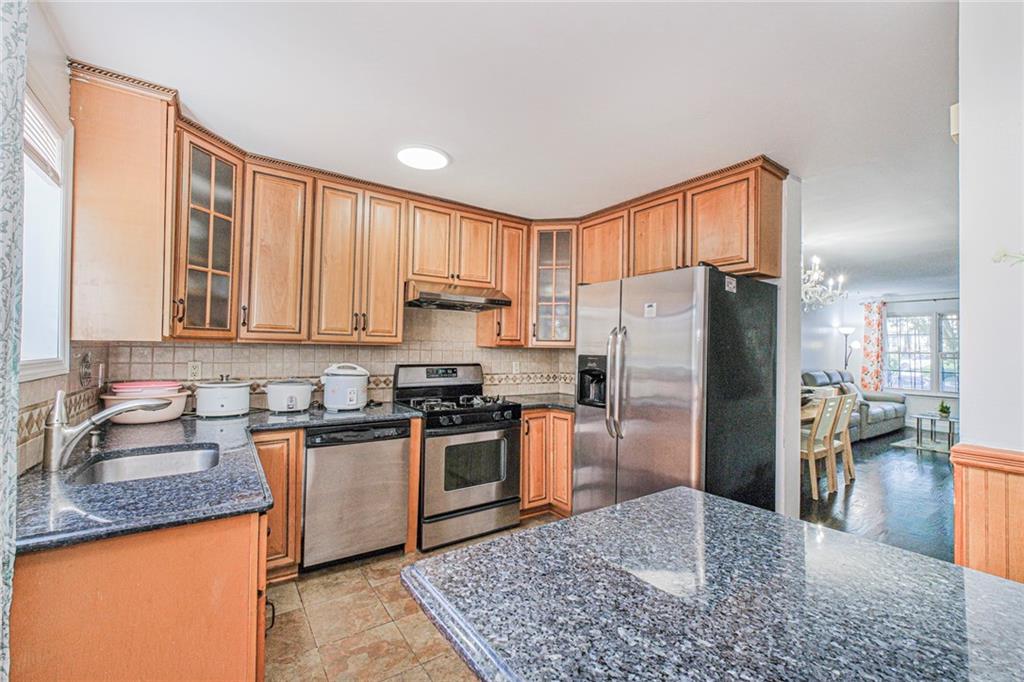 119 Skyline Drive, Staten  Island, New York, 10304 image 12