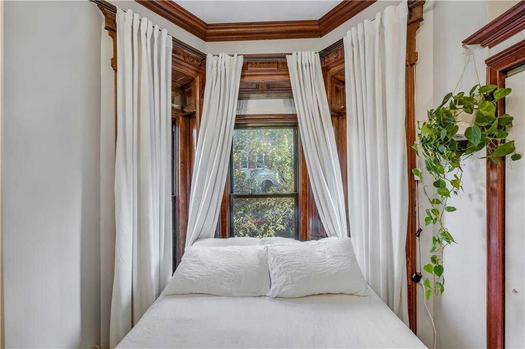 697 Jefferson Avenue Image 4