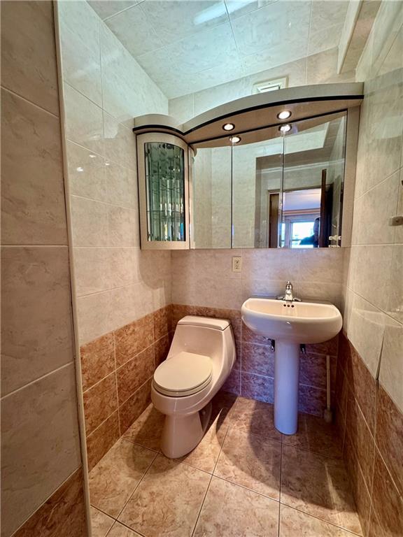 458 Neptune Avenue 3K Image 5