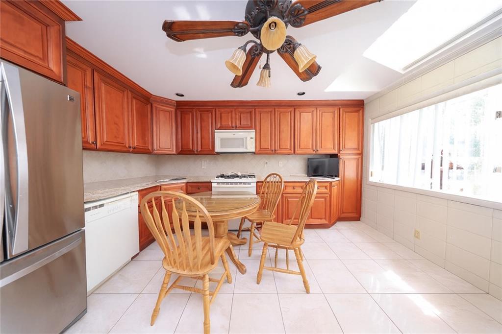 25 Berry Avenue Image 2