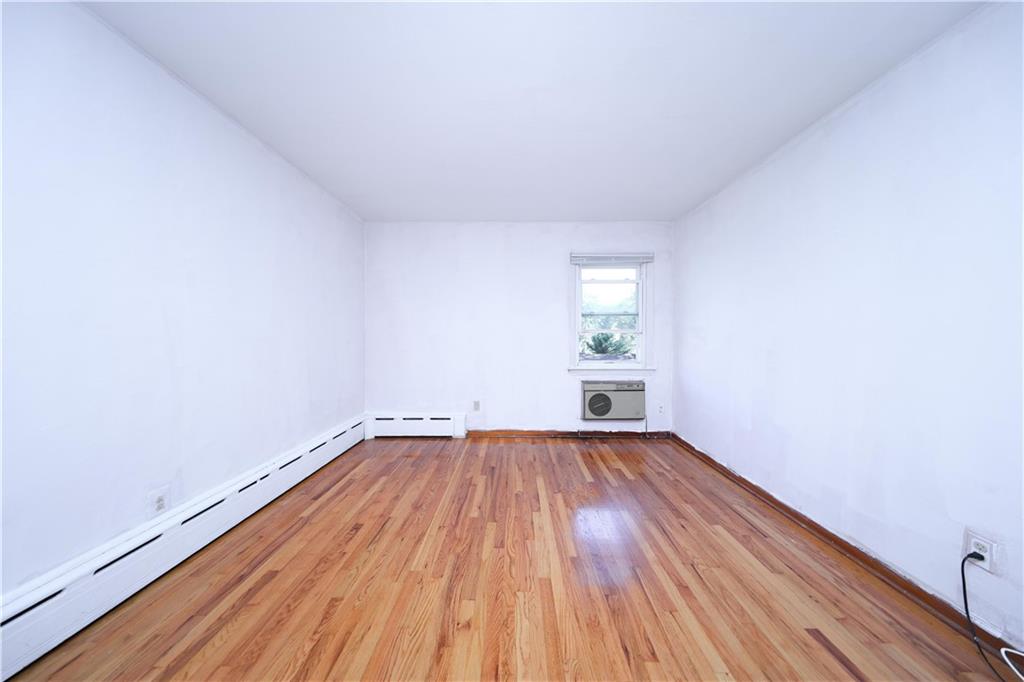 11 Jerome Avenue, Staten  Island, New York, 10305 image 16