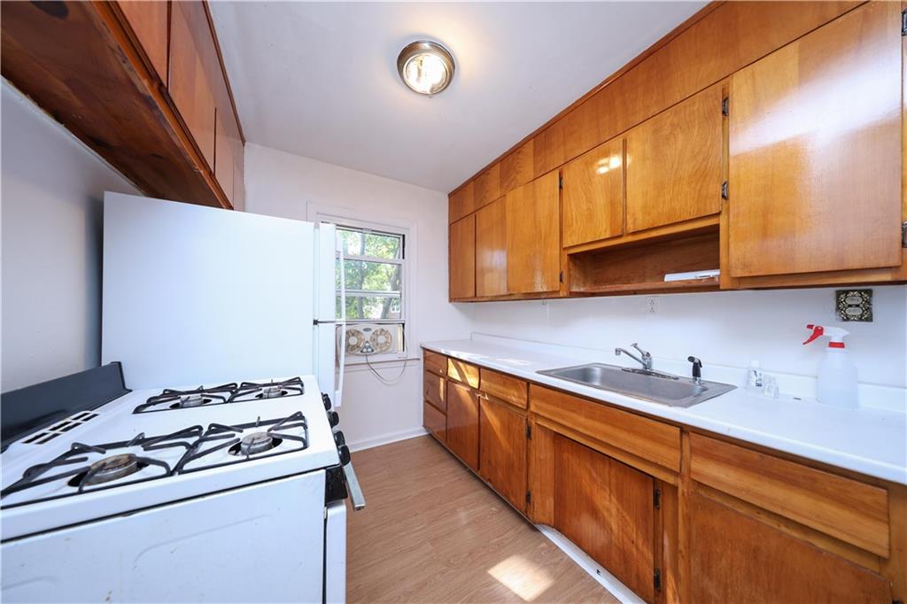 11 Jerome Avenue, Staten  Island, New York, 10305 image 7