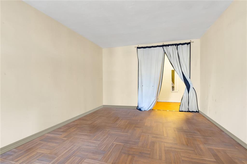 3111 Brighton 1st Place 6I Image 3