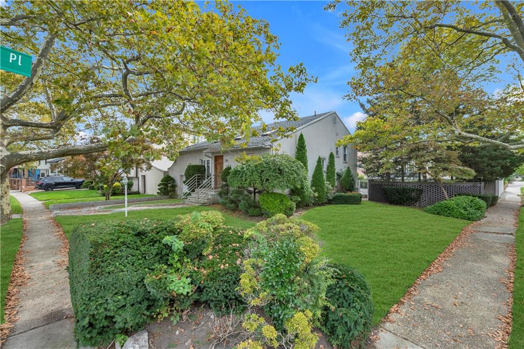 389 Mayfair Drive Image 2