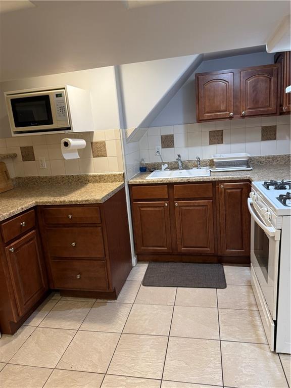 8686 Bay 16th Street, Brooklyn, New York, 11214 image 22