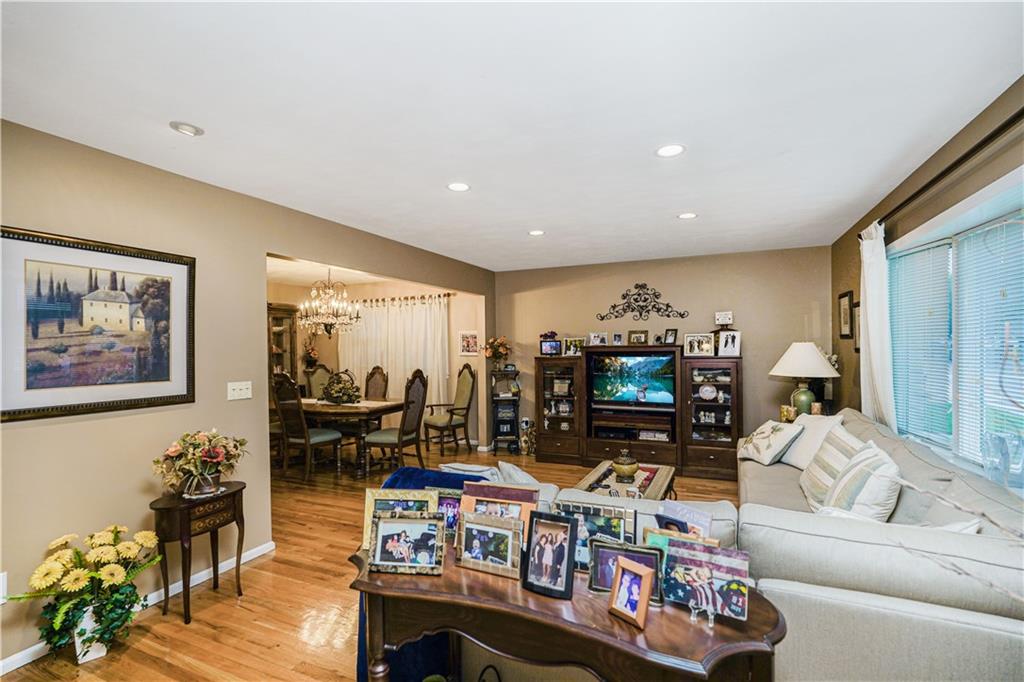 76 Stecher Street Image 3